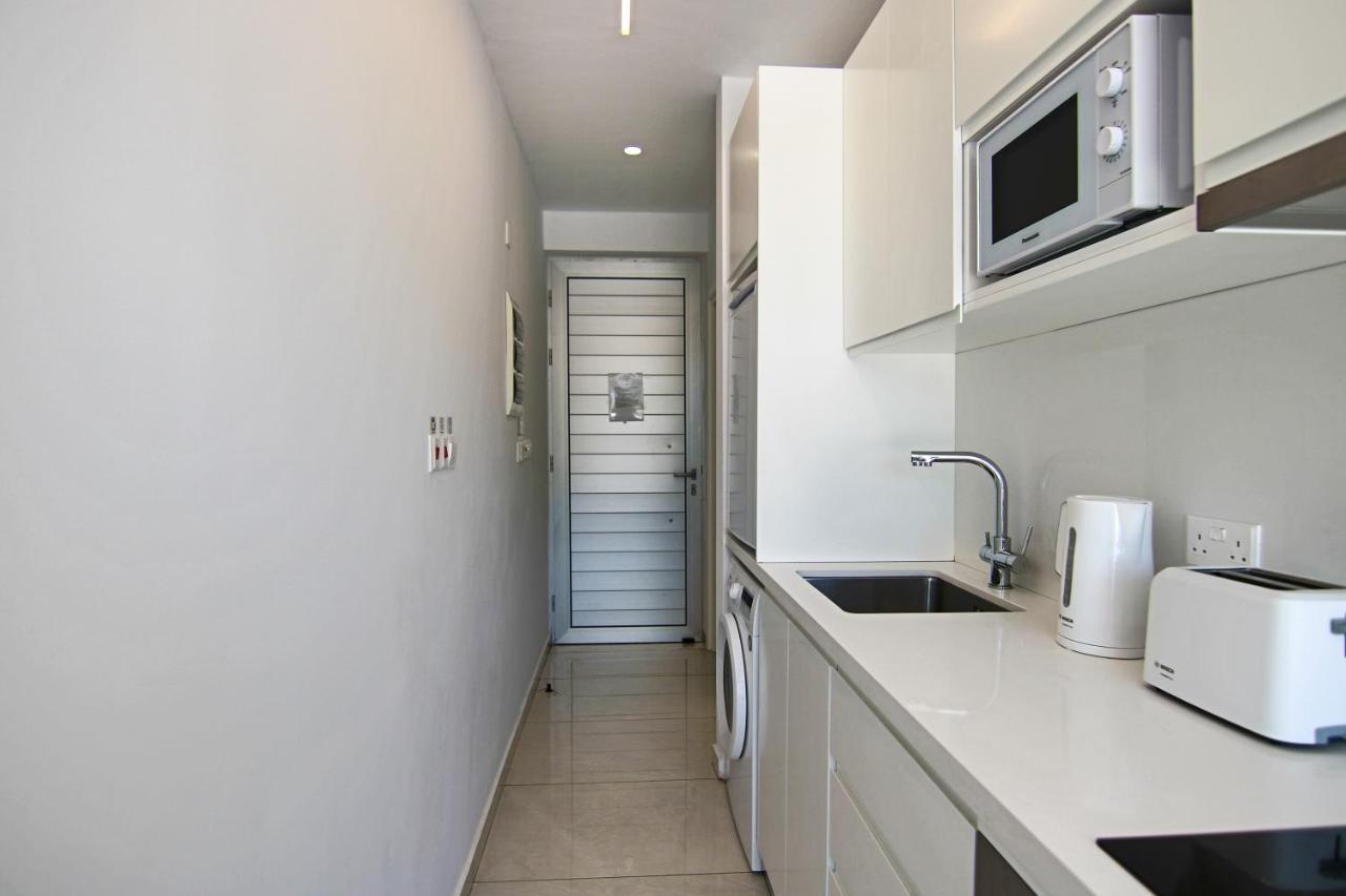 Апартаменты Phaedrus Living - Seaside Luxury Flat Harbour 110 Пафос Экстерьер фото